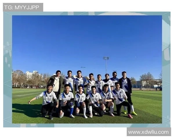 在绿茵场上追逐梦想的青春岁月与足球的激情碰撞